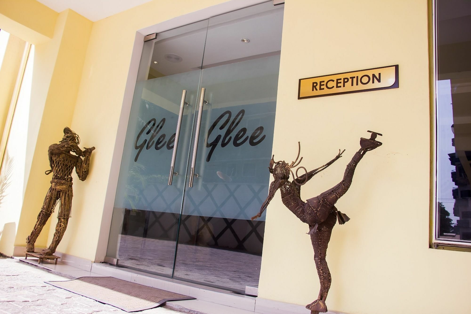 Glee Hotel Aliayabiagba Exterior foto