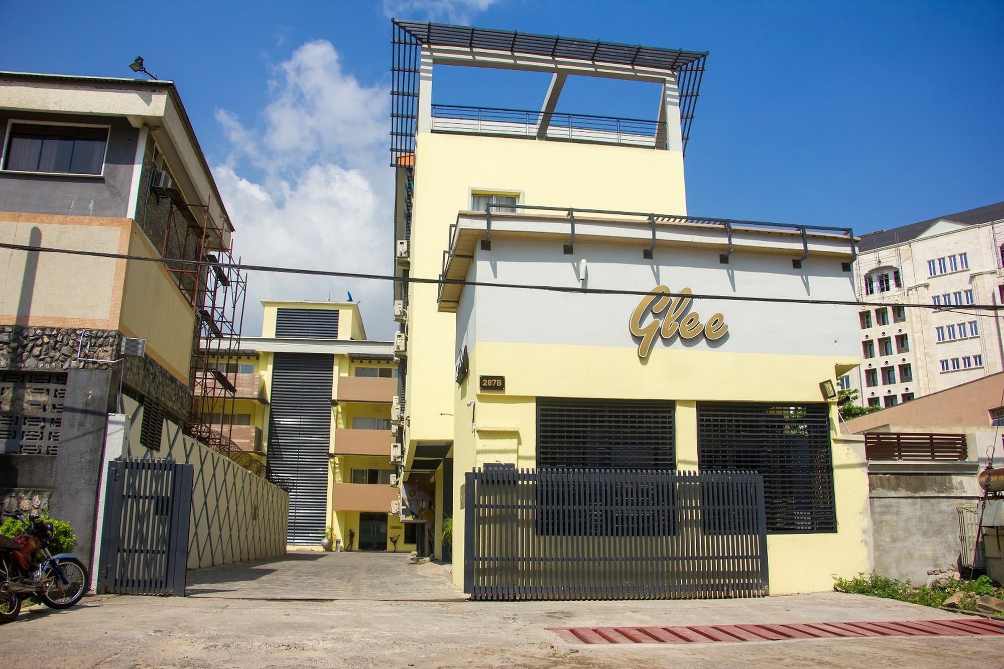 Glee Hotel Aliayabiagba Exterior foto